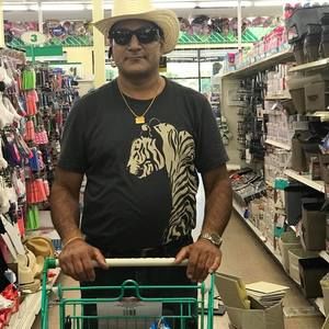 Meet your Posher, Sukhjit